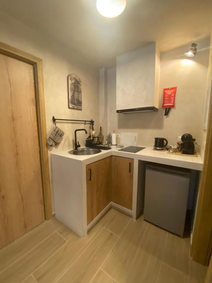 Aristi Boutique Stonehouse With Attic Apartment Ngoại thất bức ảnh