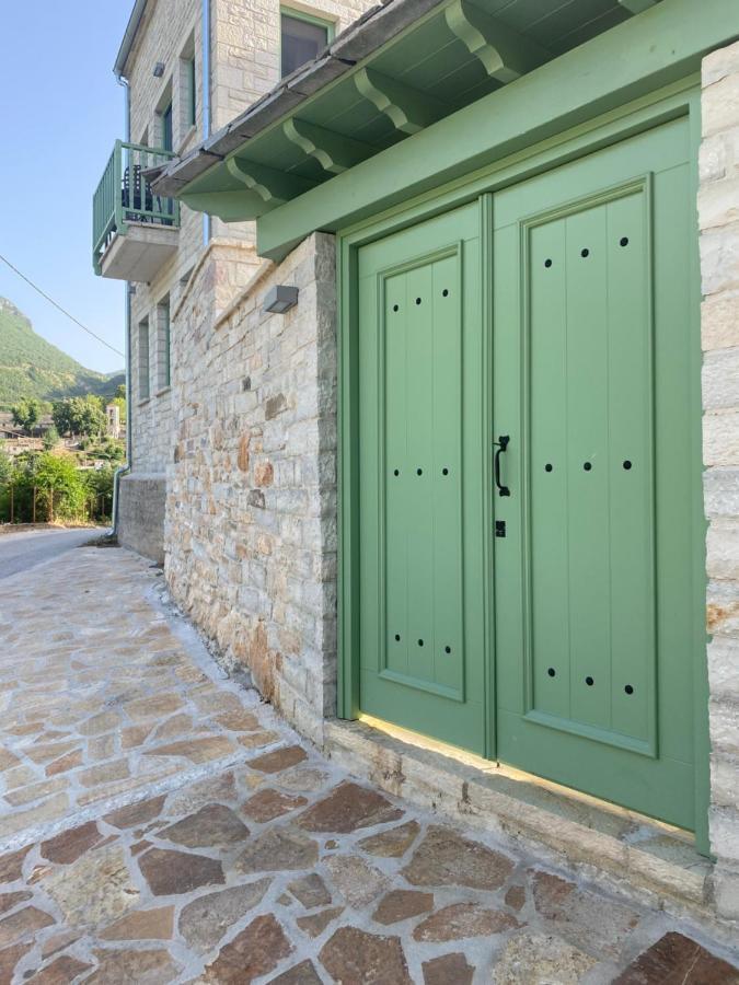 Aristi Boutique Stonehouse With Attic Apartment Ngoại thất bức ảnh