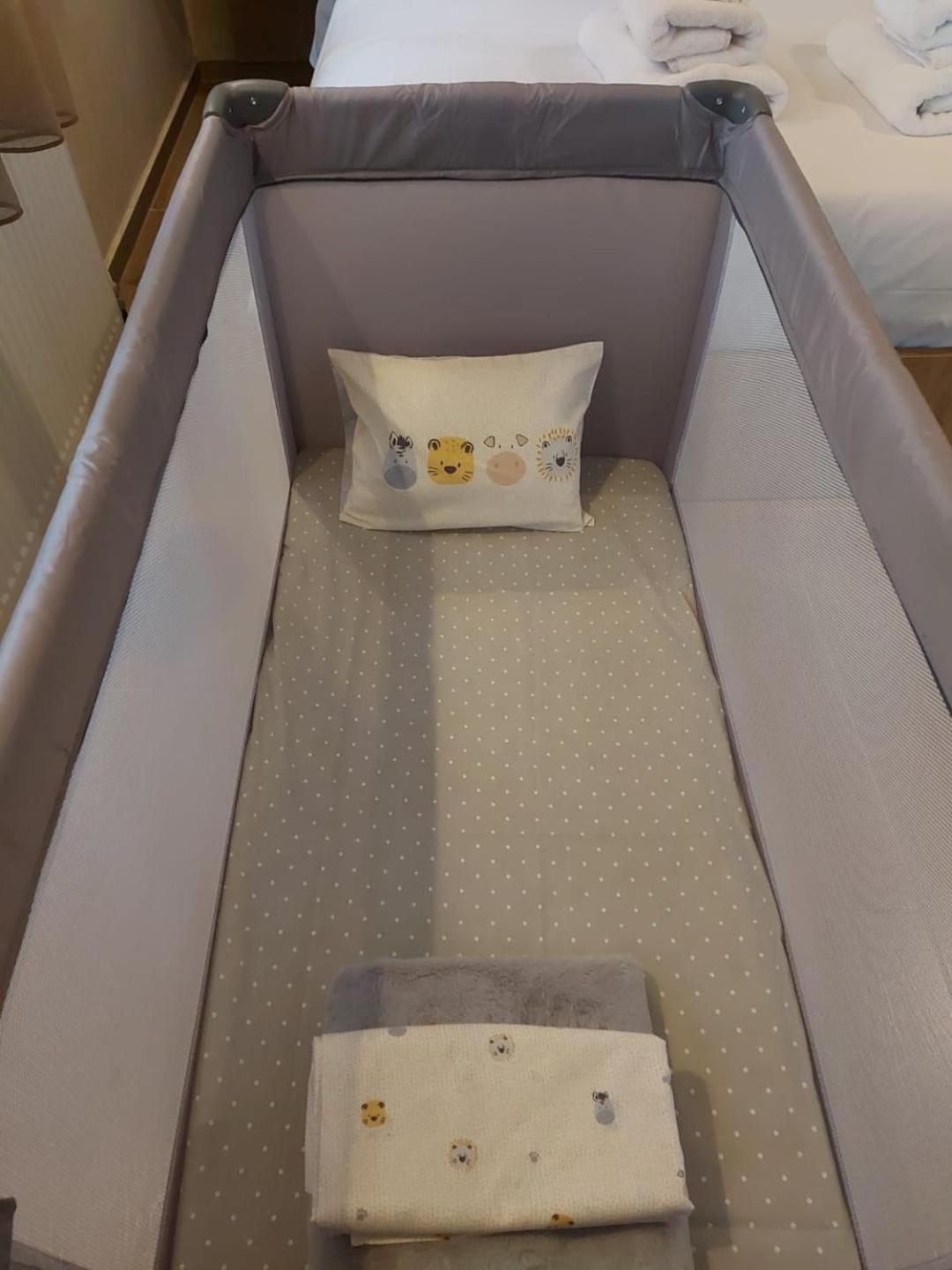 Aristi Boutique Stonehouse With Attic Apartment Ngoại thất bức ảnh