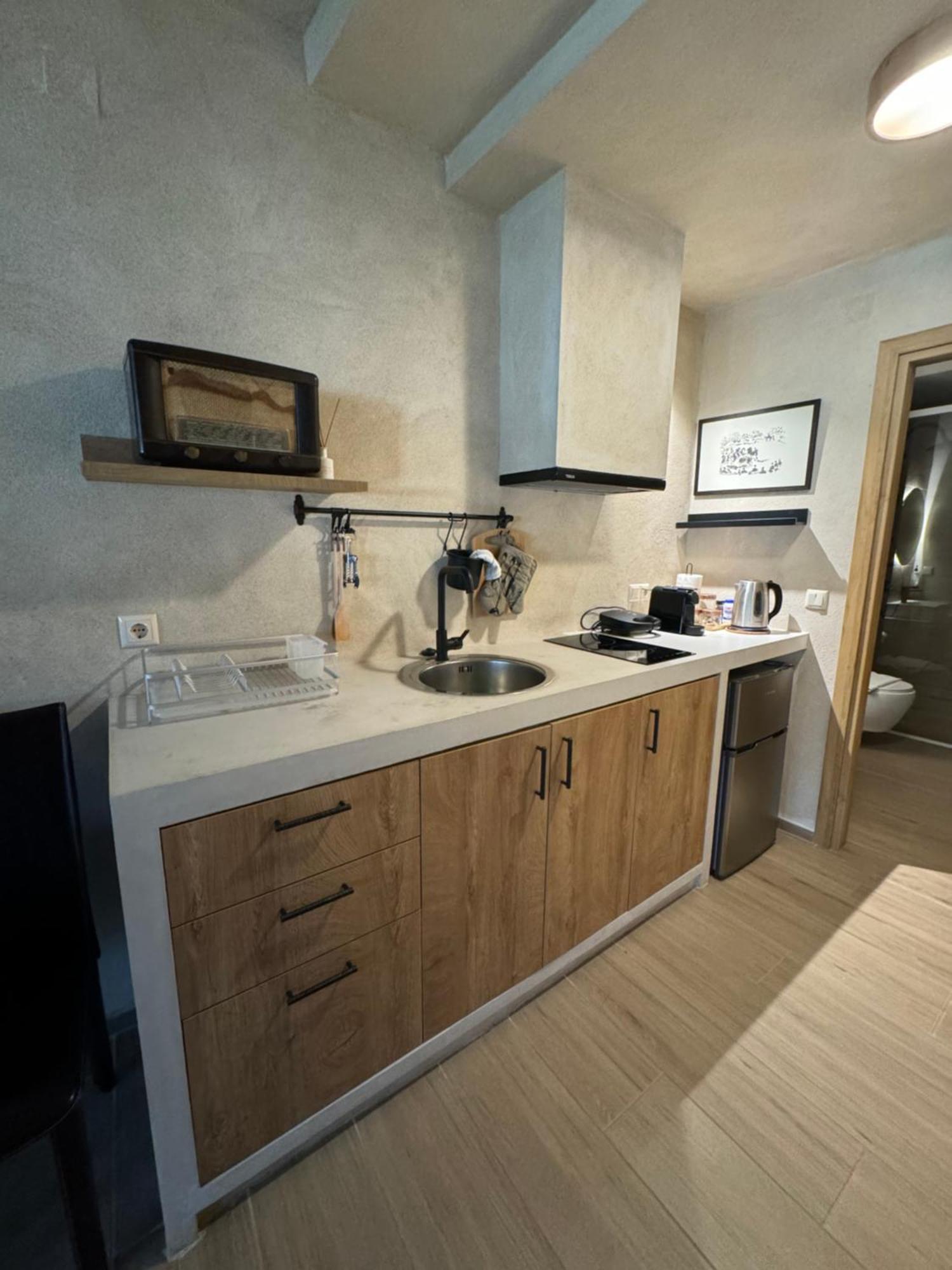 Aristi Boutique Stonehouse With Attic Apartment Ngoại thất bức ảnh