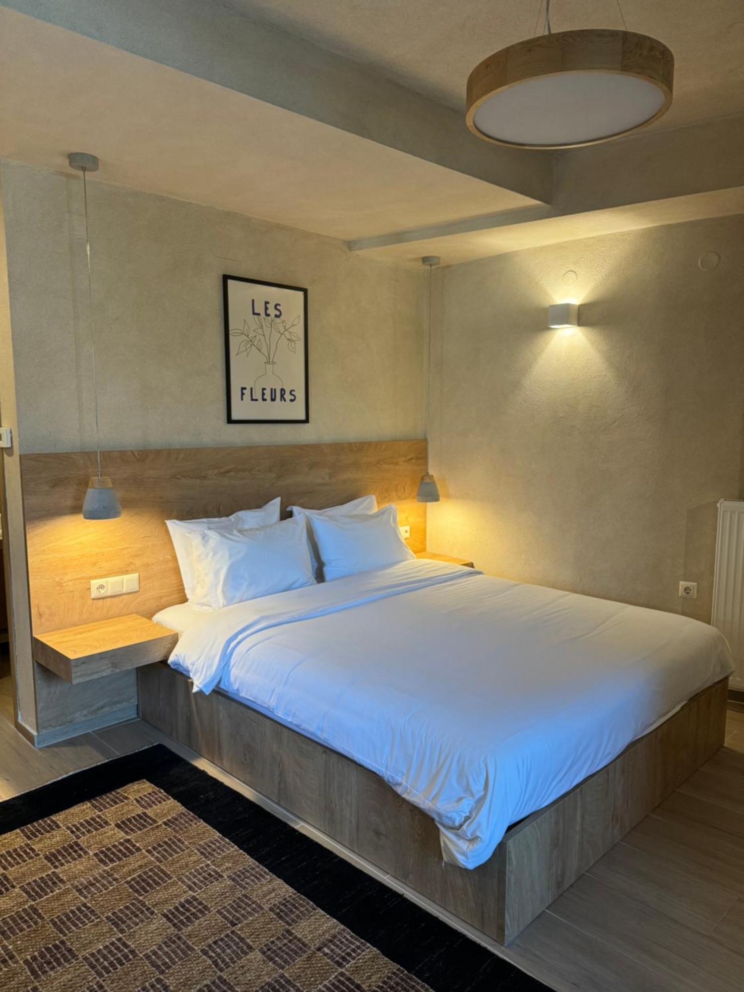 Aristi Boutique Stonehouse With Attic Apartment Ngoại thất bức ảnh