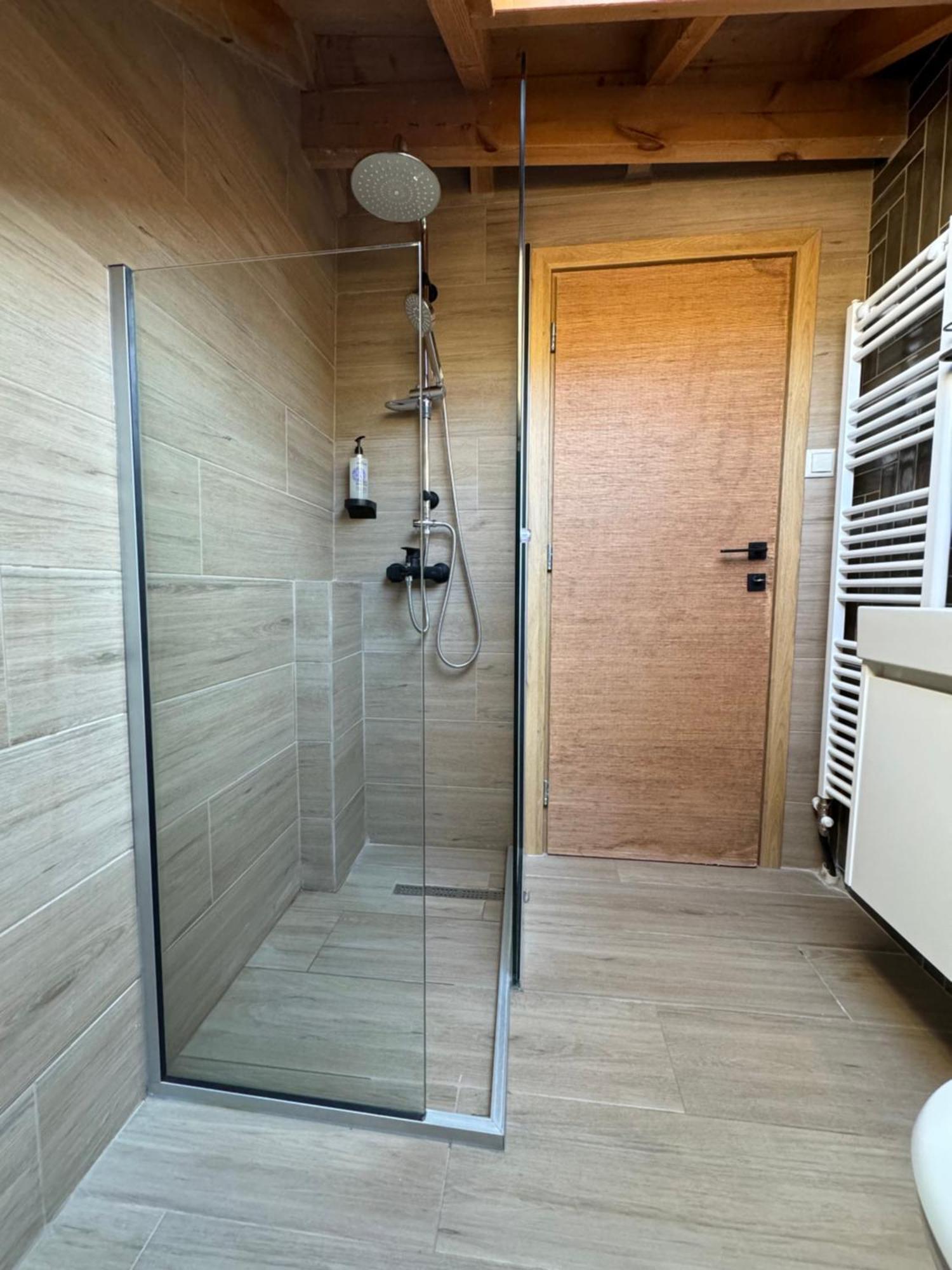 Aristi Boutique Stonehouse With Attic Apartment Ngoại thất bức ảnh